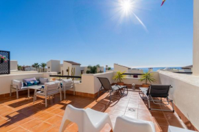 Modern 3BR townhouse in walking distance to sea next to Casares by Rafleys, Wifi